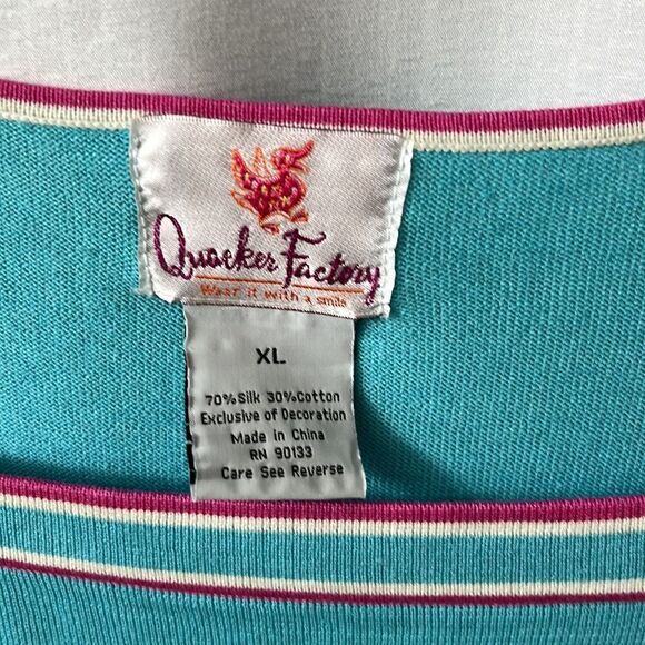 Quacker Factory Blue with Embroidered Pink Daisies Sleeveless Shell MUST BUNDLE - Picture 5 of 6